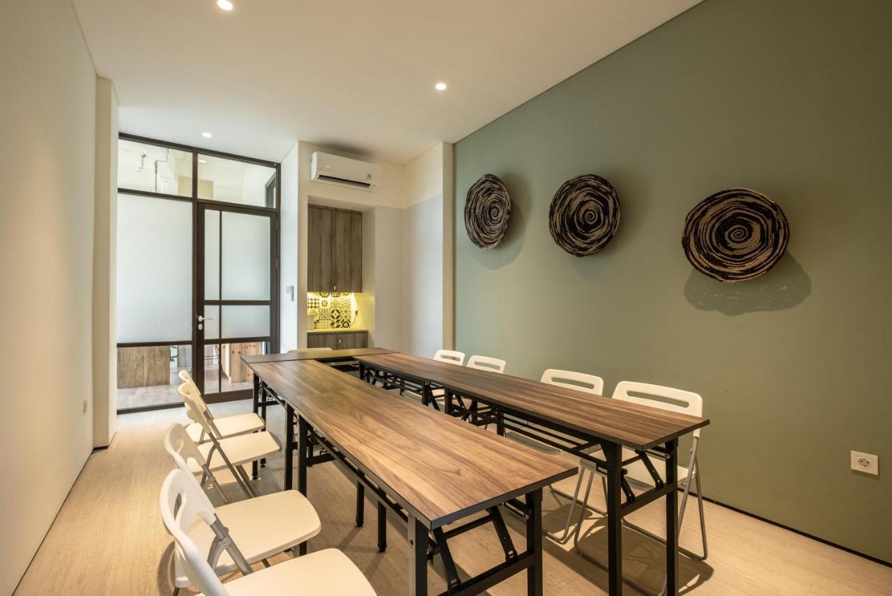 La Boheme, Rooms And Coffee Jakarta Exterior photo