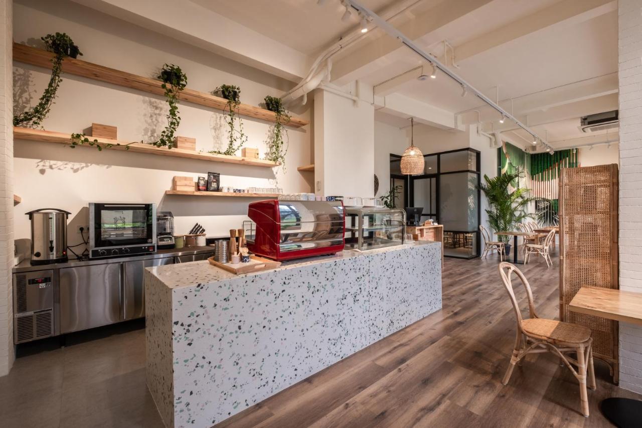 La Boheme, Rooms And Coffee Jakarta Exterior photo